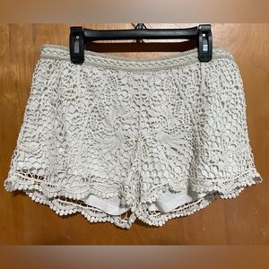 Women’s Mossimo Cotton Lace shorts Size M